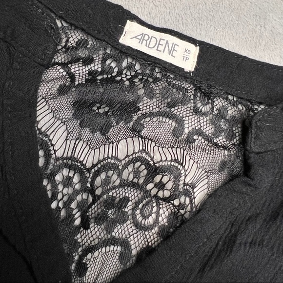Ardene - Black Lace Button Up Tank Top (SIZE XS) - Picture 2 of 5